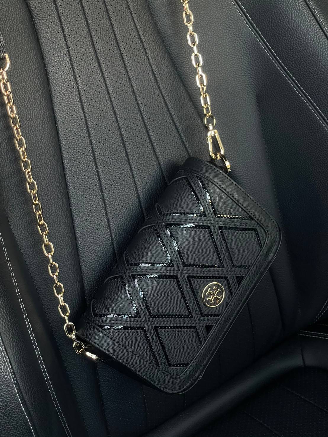 ของแท้ 💯% 】Tory Burch Shoulder Bag Robinson Patchwork Mini Chain กระเป๋าสะพายทรงครอสบอดี้ ที่ดูเรียบง่ายแต่ยังคงเสน่ห์ความเป็นTory ด้วยโลโก้ที่เป็นซิกเนเจอร์