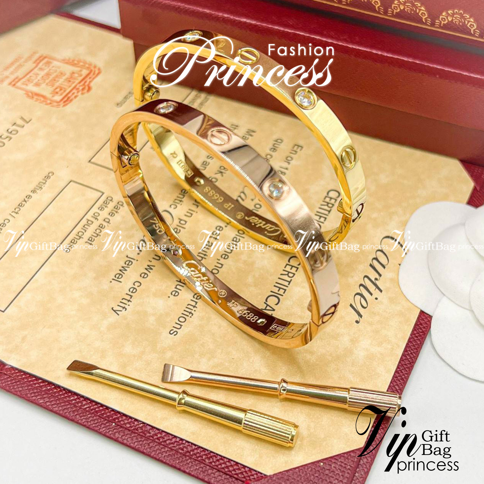 Cartier Love Bracelet, 4 diamonds กำไลข้อมือ Size 17 ภาพถ่ายจากงานจริง เกรดออริจินิล วัสดุคุณภาพดี ไม่ลอกไม่ดำ กล่องใหญ่ตามแบบ งานปั้มครบตามรูปเลยค่ะ