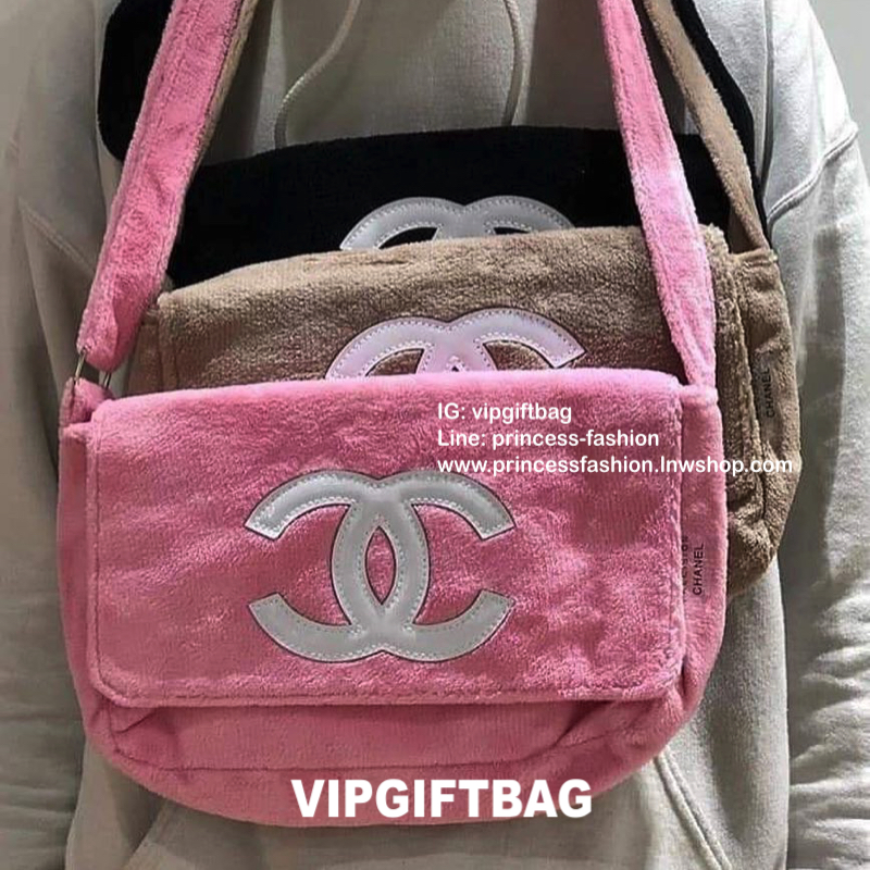 VIP Gift Premium Gift พรีเมี่ยมกิ๊ฟ แท้💯กระเป๋า Chanel Vintage precision Messenger bag โลโก้แบรนด์หนังแก้ว น้ำหนักเบา เปิดปิดด้วยฝาปิดกระดุมแม่เหล็ก