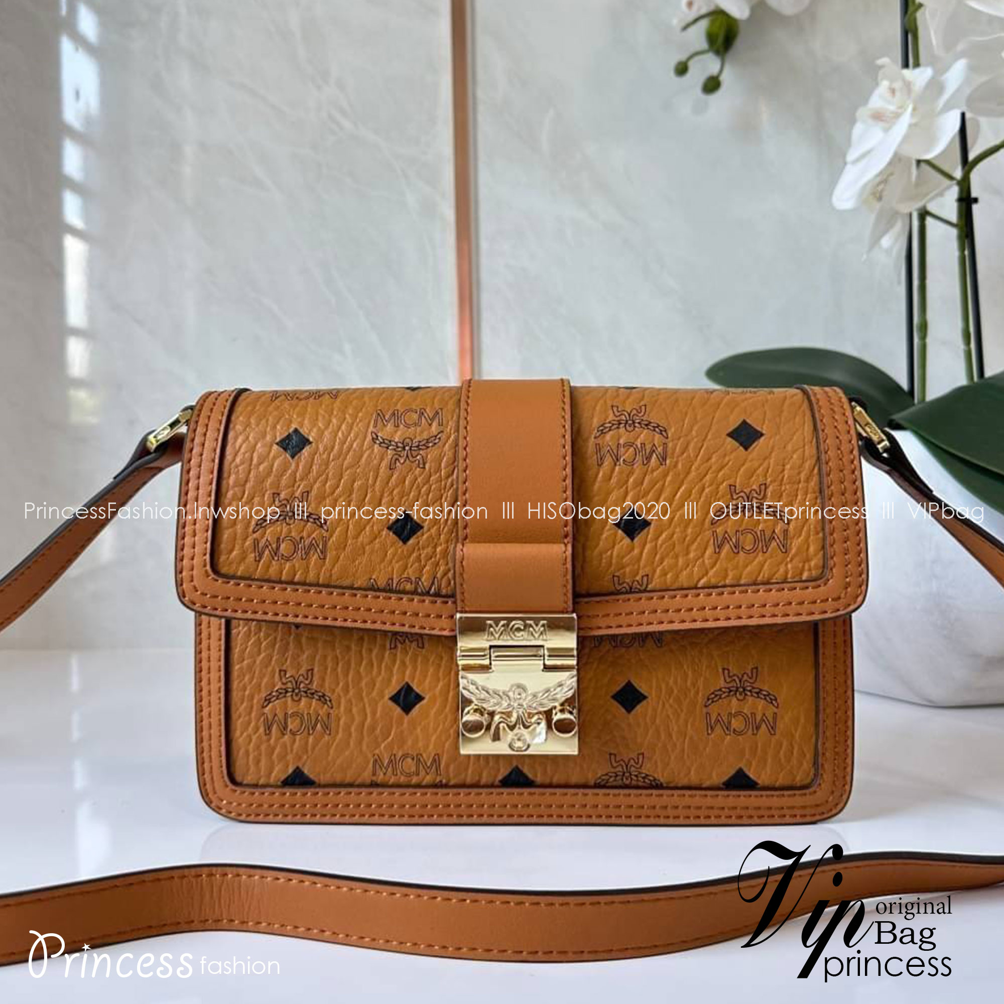 M.C.M SMALL NEW TRACY SHOULDER BAG IN VISETOS กระเป๋าสะพายสไตล์เทรซี่ ปรับโฉมให้ใช้งานได้ง่ายขึ้น เกรดออริ สลับแท้ 1:1 ใช้งานต่างประเทศได้