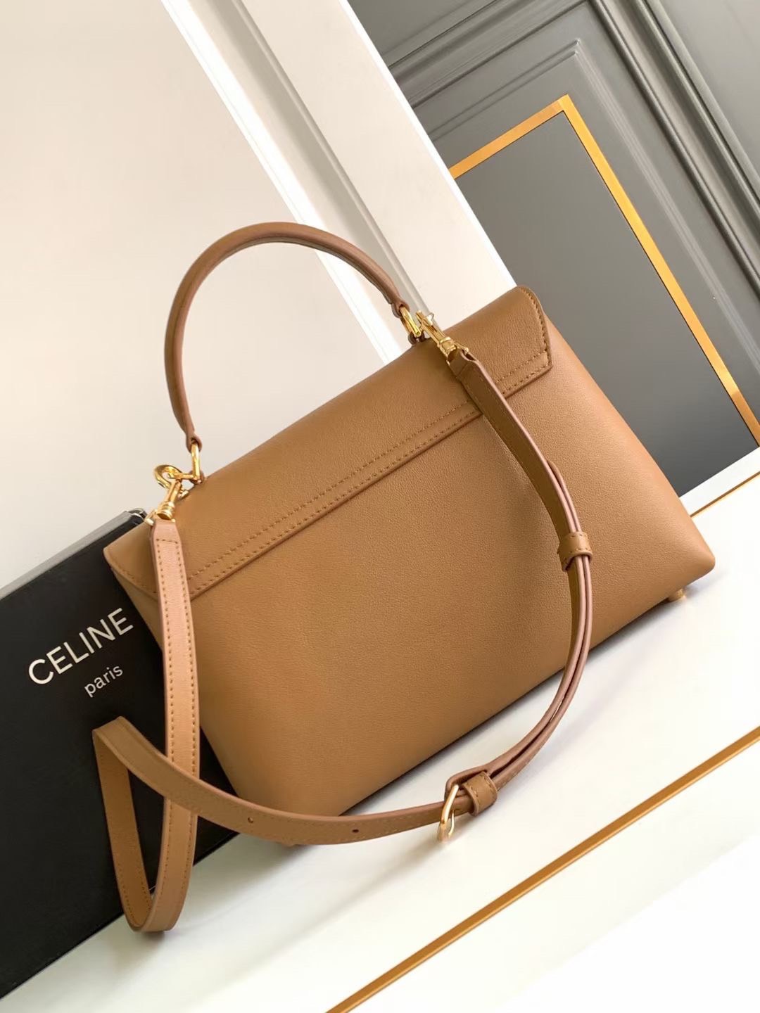 MEDIUM CELINE NINO BAG IN SUPPLE กระเป๋าสะพายหูจับในตัว แบรนด์หรู ดีไซส์คล่องตัว เกรดออริ สลับแท้ 1:1 ใช้งานต่างประเทศได้