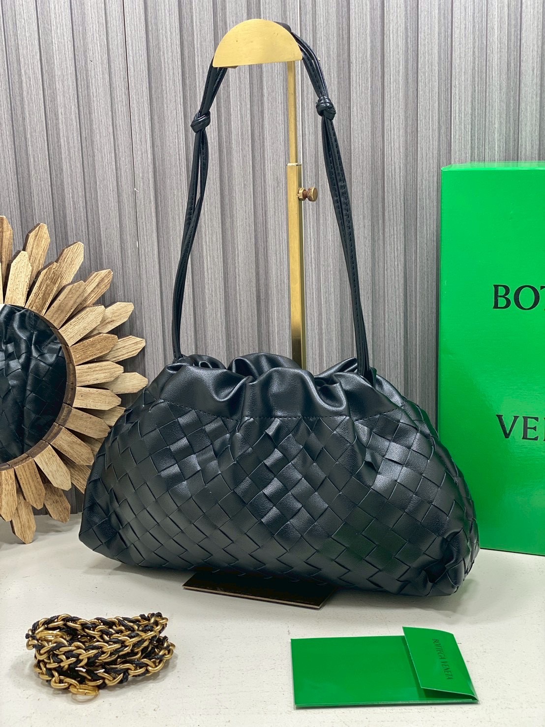 ORI หนังแท้ | Bottega Veneta Dustbag Notte Bag / Bottega Hobo Bag กระเป๋าสะพายดีไซน์สานเป็นเอกลักษณ์ เรียบง่ายไฮคลาส เชือกผูก พร้อมสายสะพายโซ่