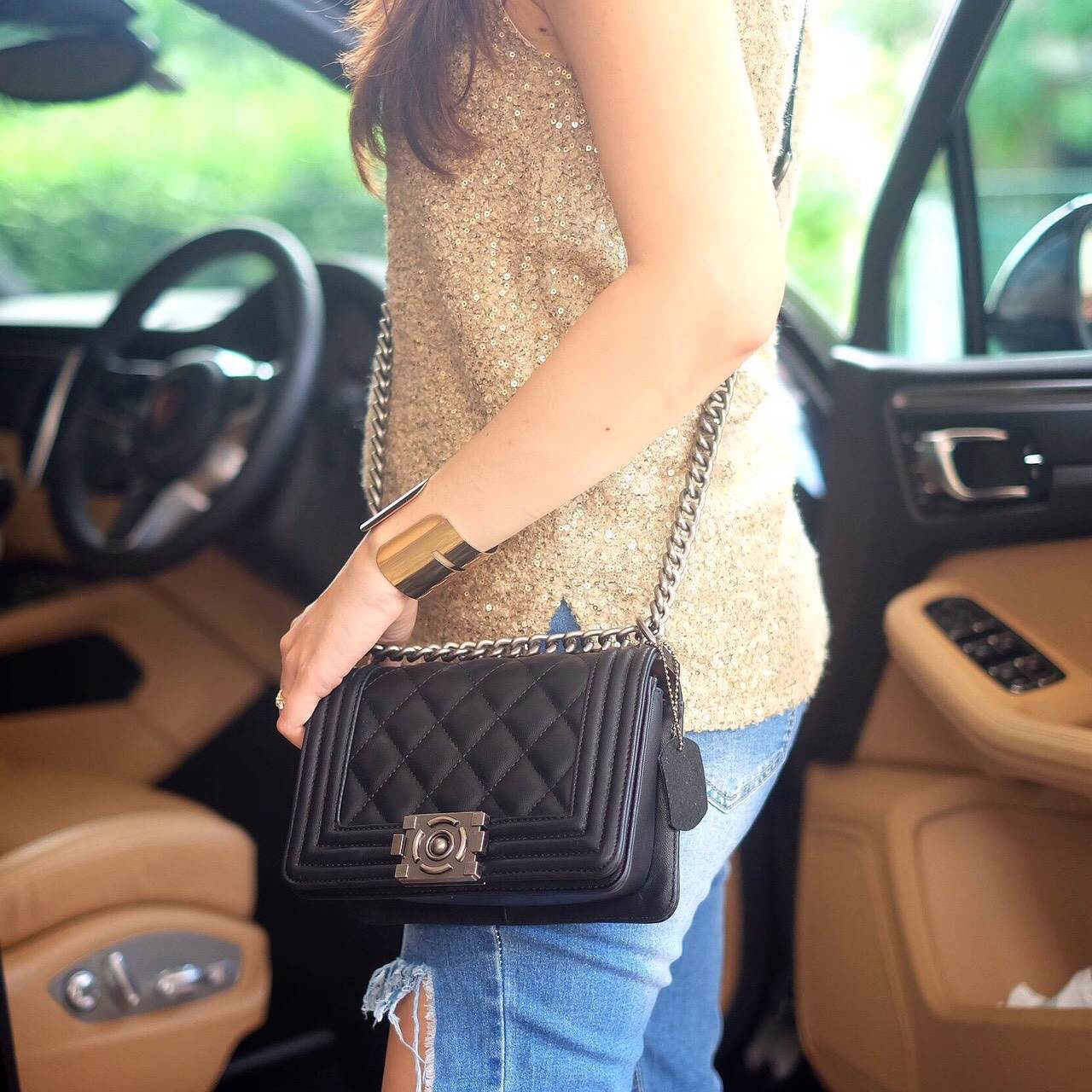 รุ่นขายดีที่สุด!!!! KEEP Quited Boy Bag กระเป๋า ทรง boy style KEEP LOOK Cool มากๆ เลยน๊าใบนี้ ไม่มีถือว่า Out มากๆ 💘ตัวกระเป๋าอยู่ทรง ทำจากหนังแกะสังเคราะห์นิ่ม-ตึงสวย สายโซ่ มีที่รองไหล่ สะพายสบายคะ สายปรับ สั้น ยาวได้คะ ใบนี้ ไม่ต้องพูดถึงความสว