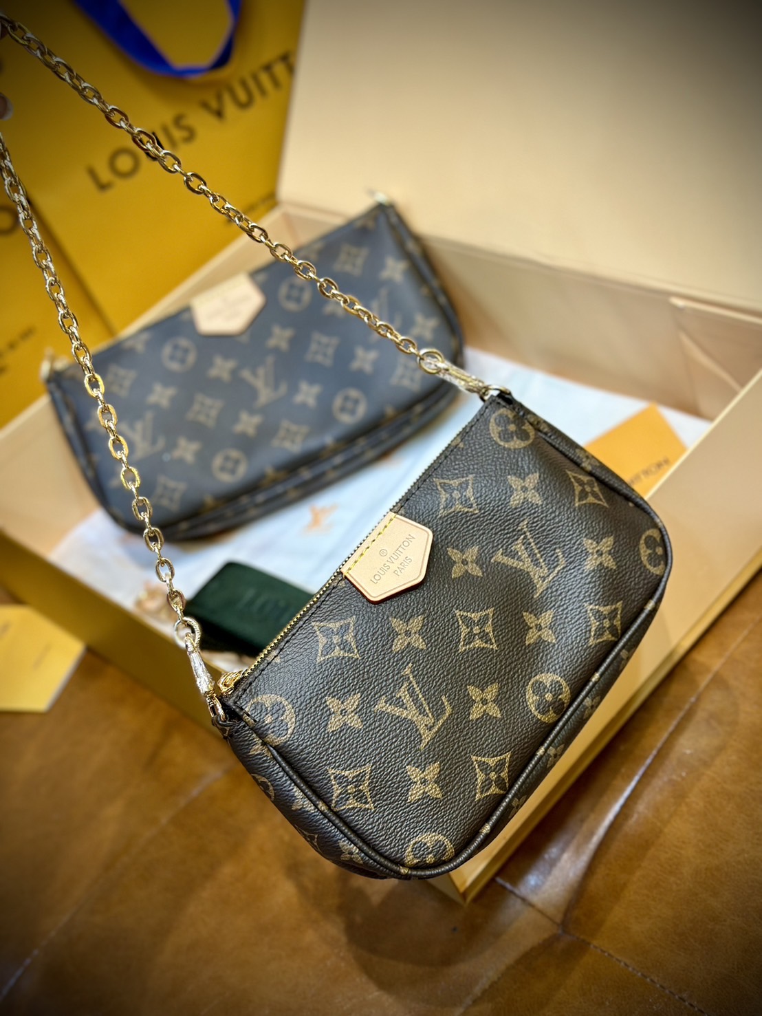 พร้อมส่ง 2 สี LV Multi Pochette Accessoires Monogram / LV Pochette กระเป๋าสะพายมัลติฟังก์ชั่น สุดฮอต ดีไซน์คลาสสิควินเทจ สะพายปรับลุคได้หลายสไตล์ รับรองคุ้มค่าจริงๆจ้า เกรดออริ เทียบแท้ 1:1