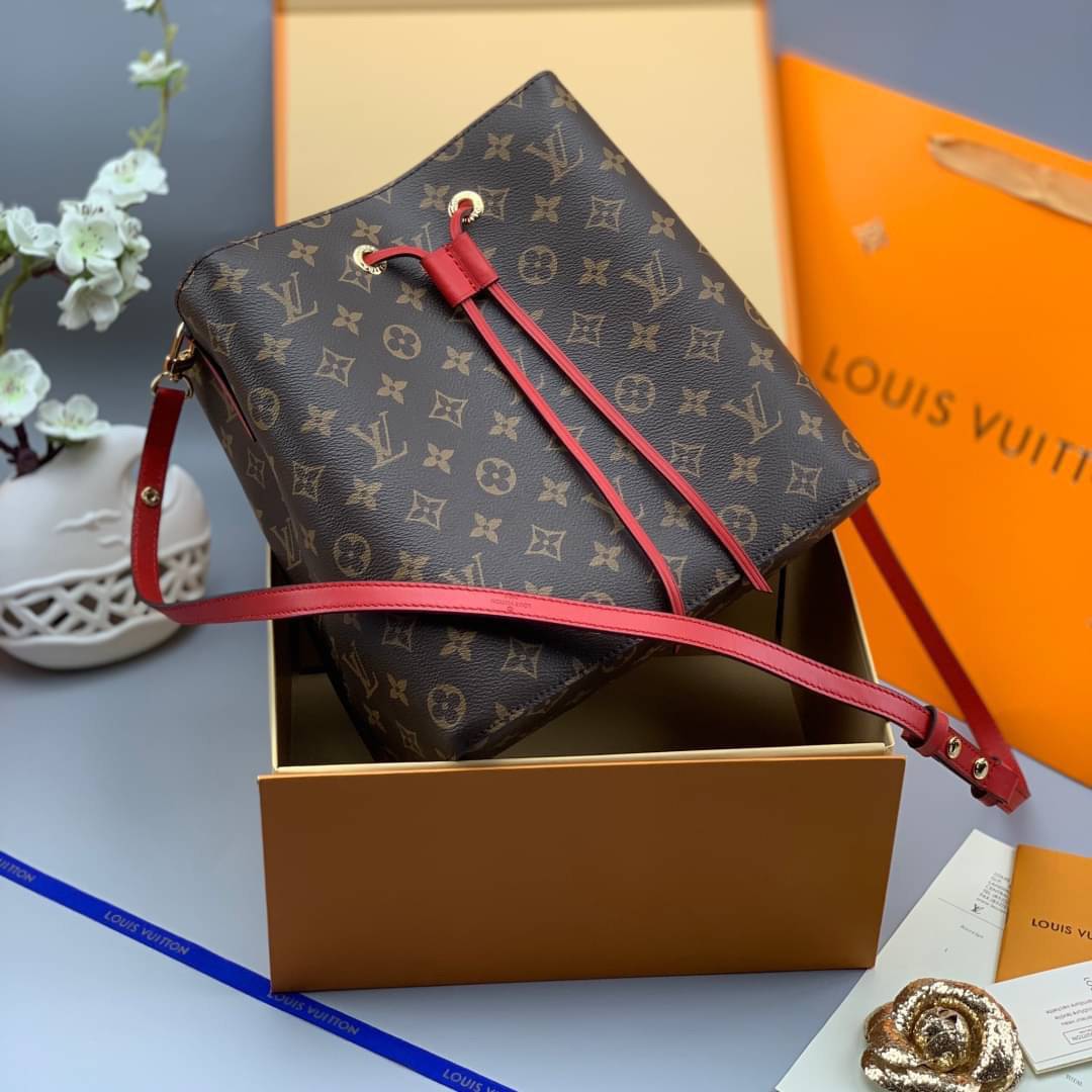 LOUIS VUITTON NEONOE MM งานหนังแท้ สวยคมทุกมุมมอง ภาพสินค้าถ่ายจากงานจริง ORIGINAL GRADE เกรดสลับใบจริง