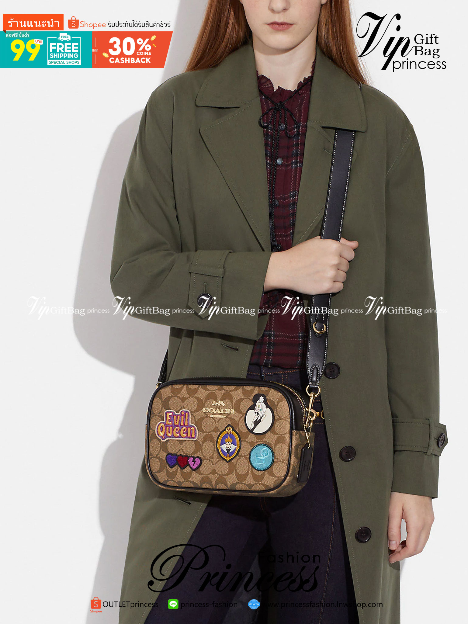 Coach Disney X Coach Jamie Camera Bag In Signature Canvas With Patches CC151 คอลใหม่ เอาใจสายยัยตัวร้าย ดีไซน์รวมเหล่าตัวแสบจากดิสนีย์ กับกระเป๋าสะพายข้าง สวยอยู่ทรง โดดเด่นด้วยลวดลายบนผืนหนัง วัสดุหนังแคนวาสตัดสลับหนังแท้ เปิด-ปิดด้วยซิป ใช้งานง่าย ดูผู้