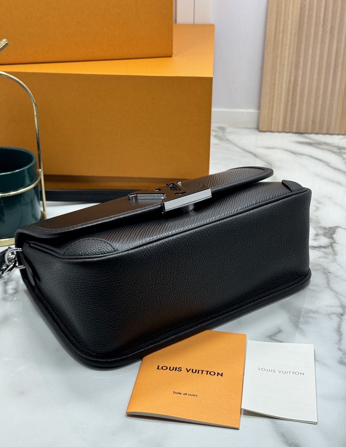 เกรดเทพ Top ORI | LV Buci bag Epi leather grain pattern / lvdiane กระเป๋าสะพายหนังแท้ลายเกรน เกรดดีสุด 🤍 เกรดเทพออริจินอล เทียบแท้ 1:1 ใช้งานได้ทั่วโลก