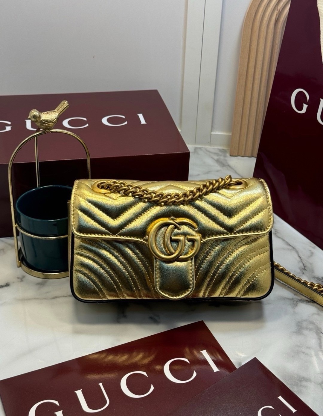 ORI | หนังแท้ GG Marmont mini shoulder bag กระเป๋าสะพายข้างรุ่นคลาสสิค ดูแพง อัพลุคได้สบายๆ ด้านหลังดีไซน์รูปหัวใจ เพิ่มดีเทล!! ภายในกระเป๋าเป็นช่องโล่ง ใบจริงสวยมากแนะนำค่ะ