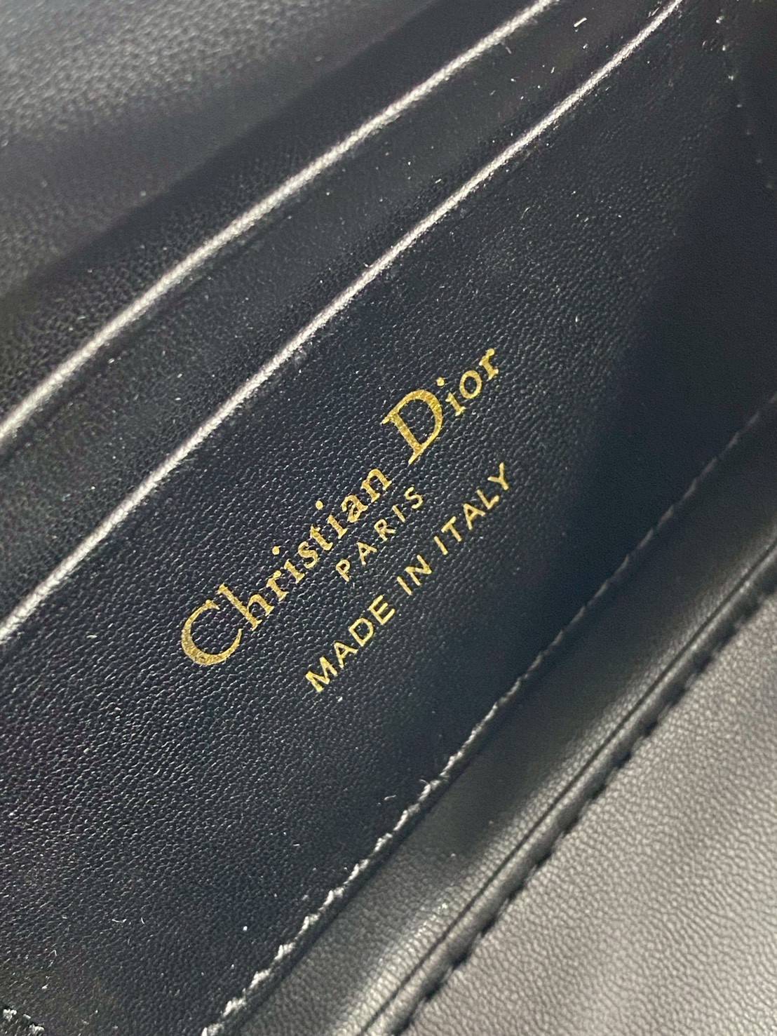 ORI หนังแท้ | DIOR Mini 30 Montaigne Cigale bag / DIOR Mini Miss Caro Cigale bag กระเป๋าสะพายไหล่ทรงโฮโบ ขนาดมินิเสริมไลน์ 30 Montaigne ด้วยรูปทรงทันสมัยและประณีตบรรจง