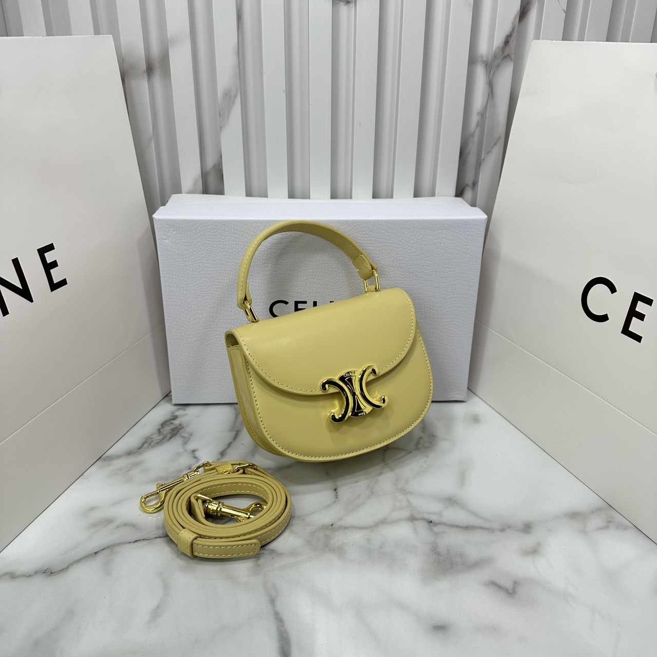 ORI หนังแท้ | CELINE MINI BESACE CLEA IN SHINY and leather กระเป๋าสะพายพร้อมหูจับ ไซส์มินิ แต่งโลโก้สีทองหรูหรา สวยโดดเด่น สามารถถือ สะพายไหล่ และสะพายข้างได้