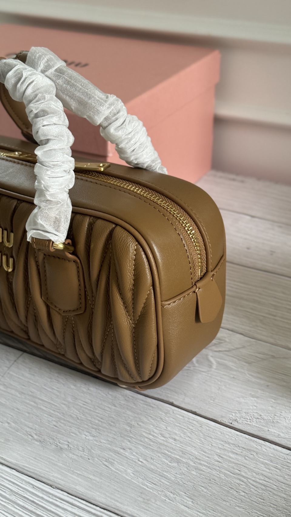 MIU MIU Arcadie Matelassé nappa leather bag 24cm กระเป๋าถือสะพาย luxurious เกรดออริ ท็อป 1:1 เกรดงานปราณีตละเอียด หนังสวย เกรดดีสุด ใช้งานต่างประเทศได้