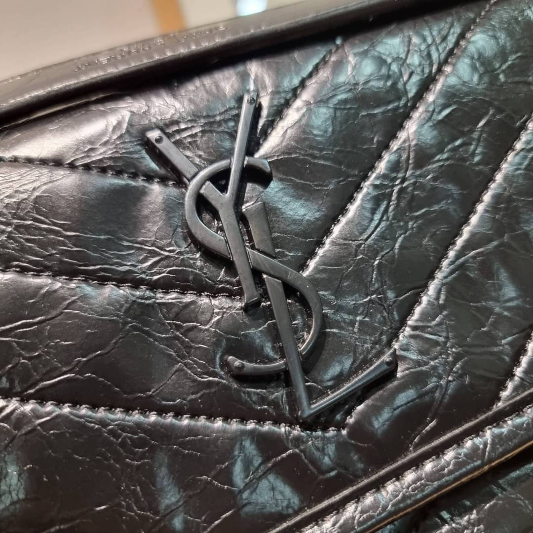 YSL niki baby chain bag in crinkled vintage leather / Yves Saint laurent shoulder bag กระเป๋าสะพายทรงคลาสสิค สุดฮอต ที่ใครๆก็ต้องมีใช้ ดีไซน์เรียบหรู วัสดุหนังลายวินเทจสัมผัสดี