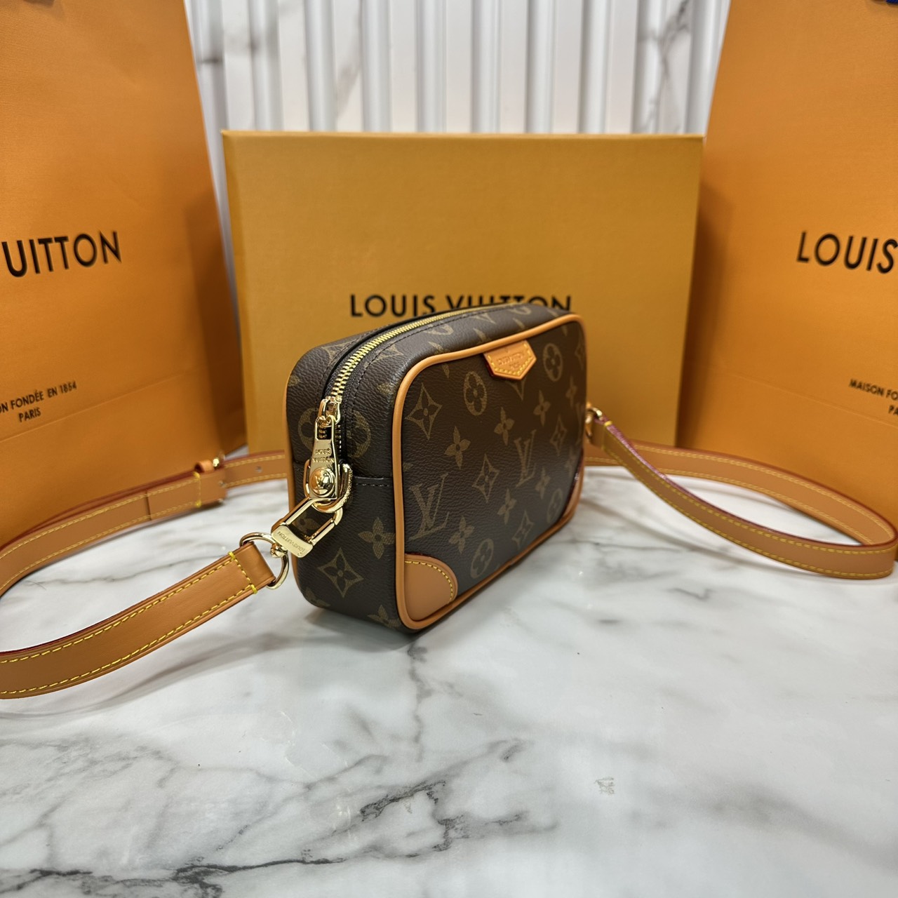 ORI หนังแท้ | LV Trocadéro Wearable Wallet Monogram Canvas 20cm กระเป๋าสะพายทรงแมสเซ็นเจอร์ดีไซน์ใช้เป็นกระเป๋าสตางค์ได้ ขนาดกำลังสวยกะทัดรัด คลาสสิคหรูหราคล่องตัว
