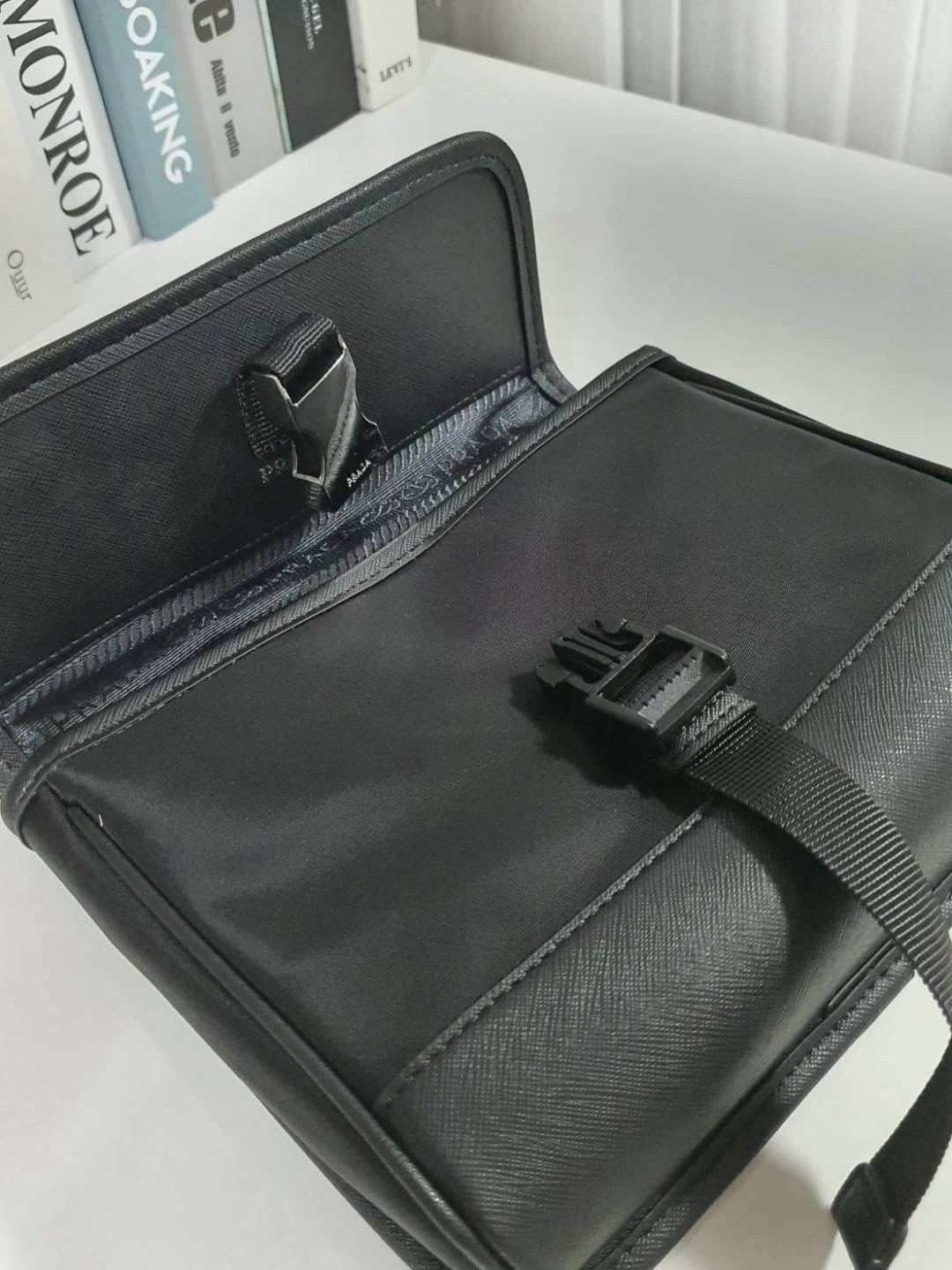 พรีเมี่ยมกิ๊ฟแท้ 100% FOR MEN COMING NOW!!! กระเป๋าทรง MESSENGER ใบเล็กกับ PRADA CROSSBODY NYLON BAG