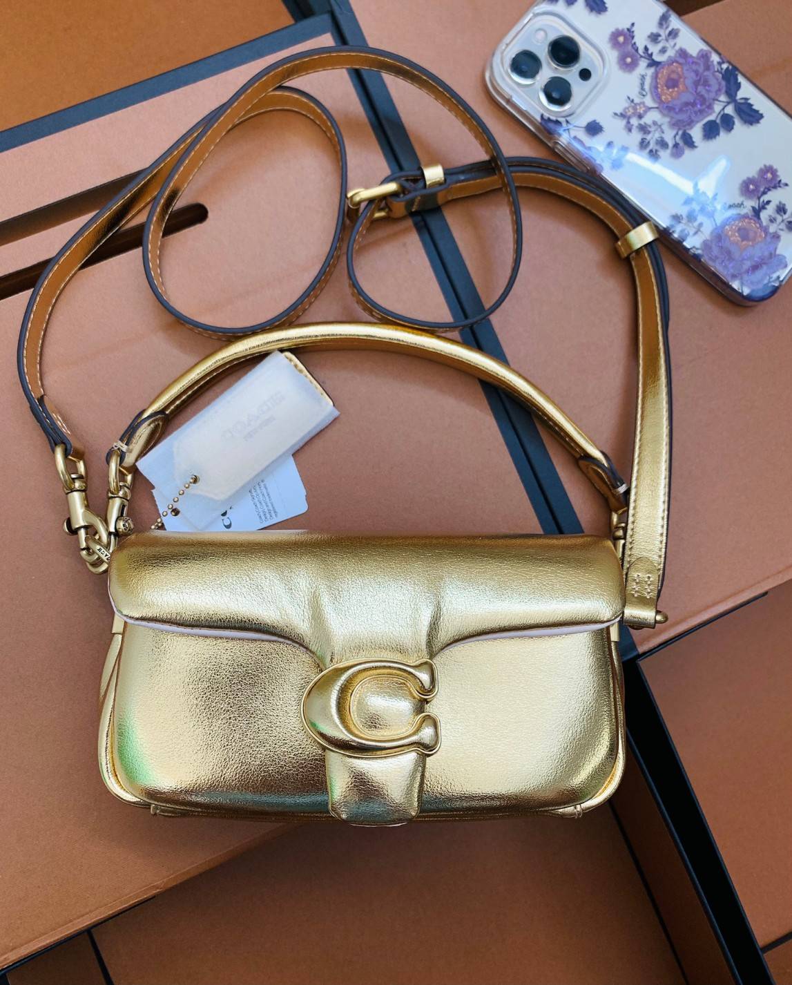 น้องสวยมากก สินค้าจริงสวยกว่าในรูป ไม่จกตาค่ะ! COACH PILLOW TABBY SHOULDER BAG 18 ((C3880)) 📣 พร้อมส่งที่ไทย คุณภาพเกินราคา! กระเป๋าหิ้ว//สะพายแบบครอสบอดี้ร์ 🔺หนัง nappa อย่างดี หนานิ่ม นุ่มมากๆ หลงรักน้องแน่นอน