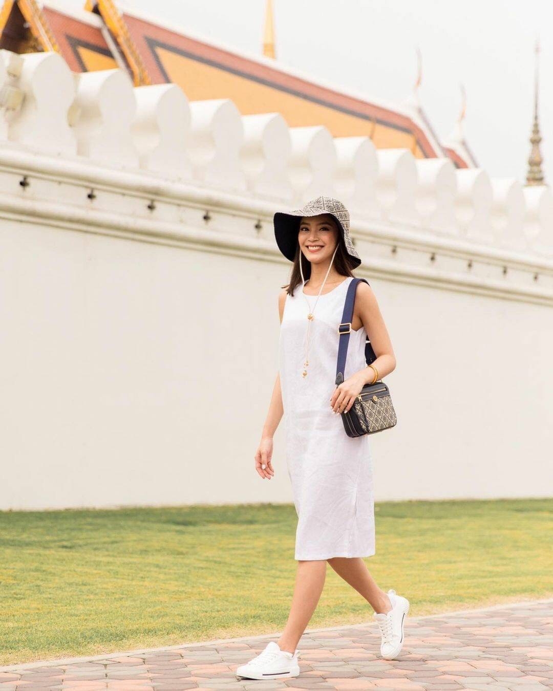 Tory Burch T- Monogram Jacquard Camera Bag กระเป๋าถือหรือสะพายข้าง ปักษ์ลายแบรนด์ วัสดุ Canvas ปักษ์ลายแบรนด์