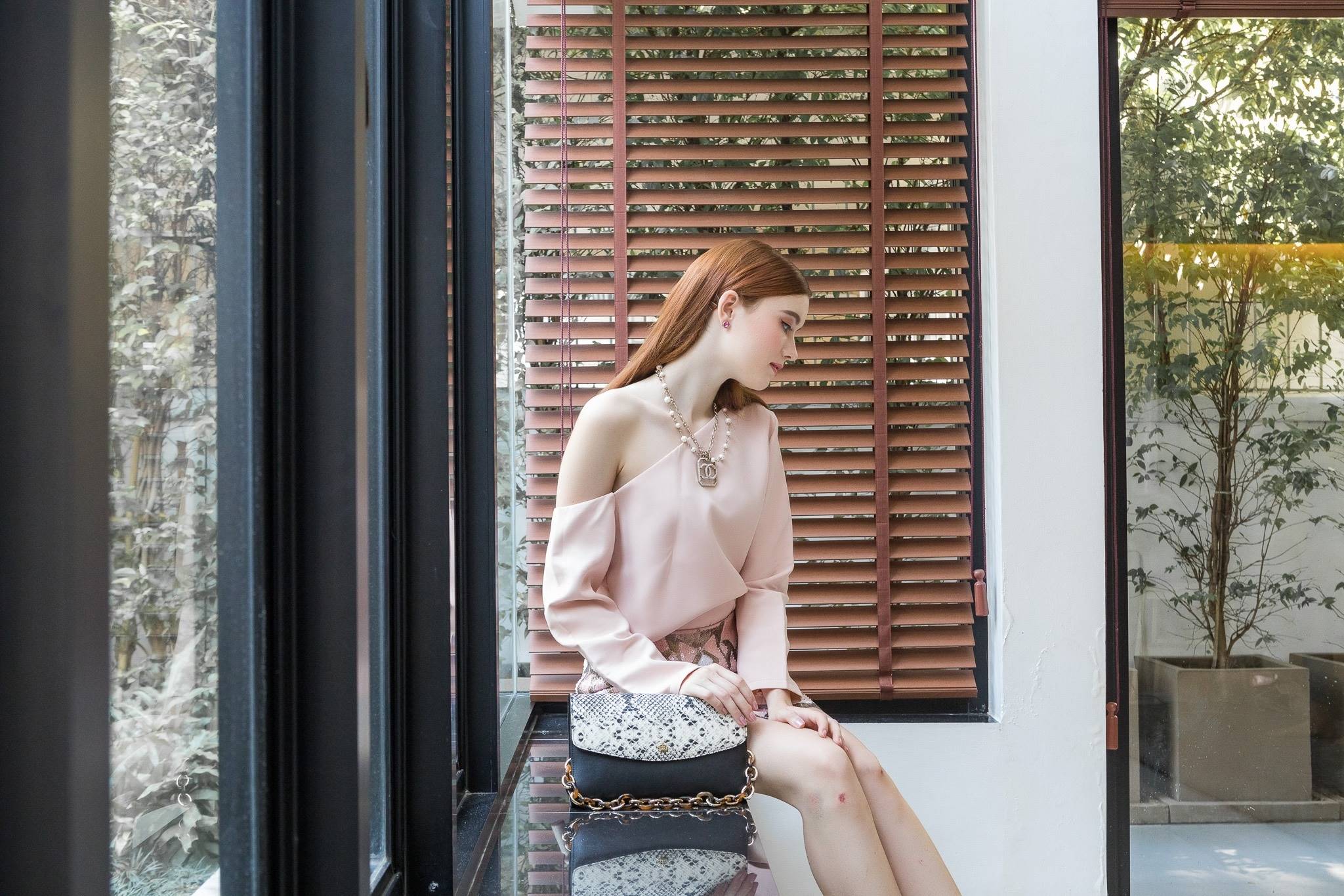 คลัชมาใหม่ สัปดาห์นี้ค่า ‘ Stair ‘ Clutch bag ✔️รอบนี้เข้าเพิ่มอีก 5 ลายเลยน๊า หลังจากปล่อยคอลเลคชั่นแรกออกไปแล้วได้รับความนิยมมากๆ รอบนี้จัดเฉดสีกลางๆ ให้แมทช์ง่ายกับชุดด้วยค่า **หนังวัวแท้ค่า