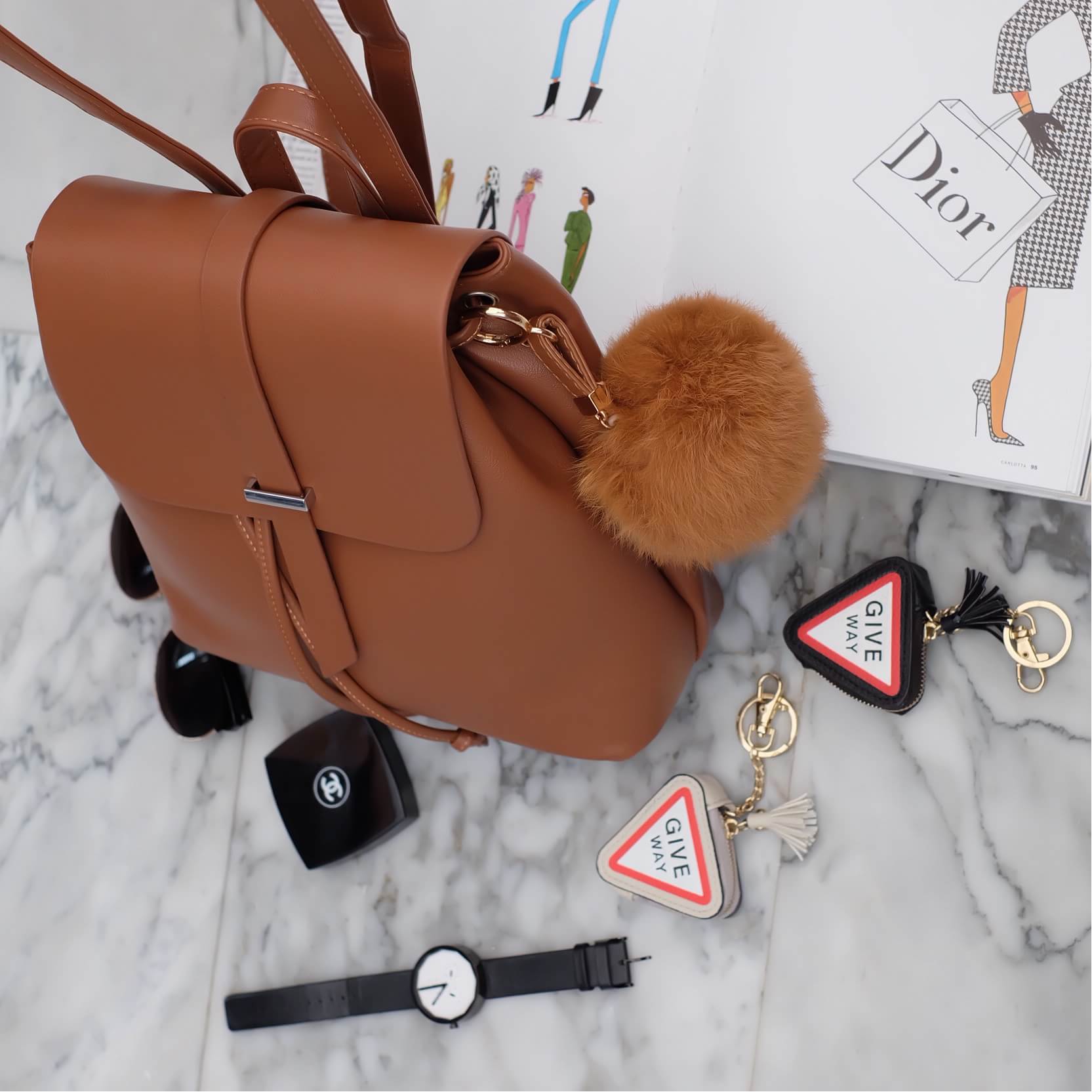 ใหม่ล่าสุด ชนช้อป เลยค่า 👍 กระเป๋าเป้!!! ทรงน่ารักมากๆๆๆ จากแบรนด์ KEEP รุ่น suprem backpack #จุดเด่นที่ >ตัวกระเป๋าทำจากหนังเนื้อดี สีmatte สวยคะ >น้ำหนักเบามาก เพียงแค่ 5 ขีดเท่านั้น >ขนาดกระเป๋ากำลังดีคะ ใส่ กปต ยาว มือถือได้ > มีช่