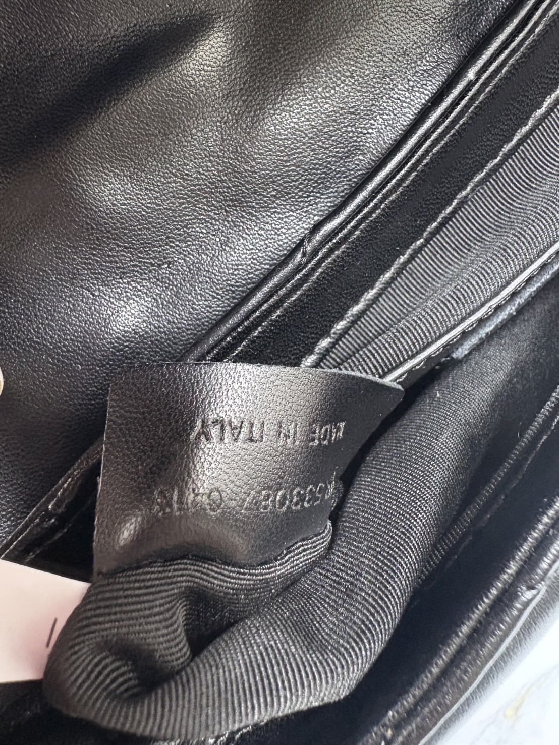 ORI หนังแท้ | YSL Le 57 Hobo Shoulder Bag / YSL Hobo Bag กระเป๋าสะพายทรงโฮโบ หนังสัมผัสนิ่มมือ ดีไซน์เรียบหรู ภายในโล่งกว้าง สามารถจุของสำคัญได้อย่างครบถ้วน ใบจริงหรูหรา ดูแพง มีไว้ติดบ้านสักใบ ยังไงก็คุ้มค่าจ้า