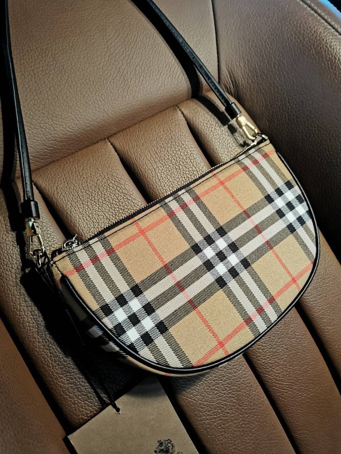 พรีเมี่ยมกิ๊ฟแท้ 100% 】BURBERRY FRAGRANCES VINTAGE SHOULDER BAG VIP GiFT WITH PURCHASE (GWP) พรีเมี่ยมกิ๊ฟ Limited Edition จากเคาน์เตอร์ BURBERRY FRAGRANCES