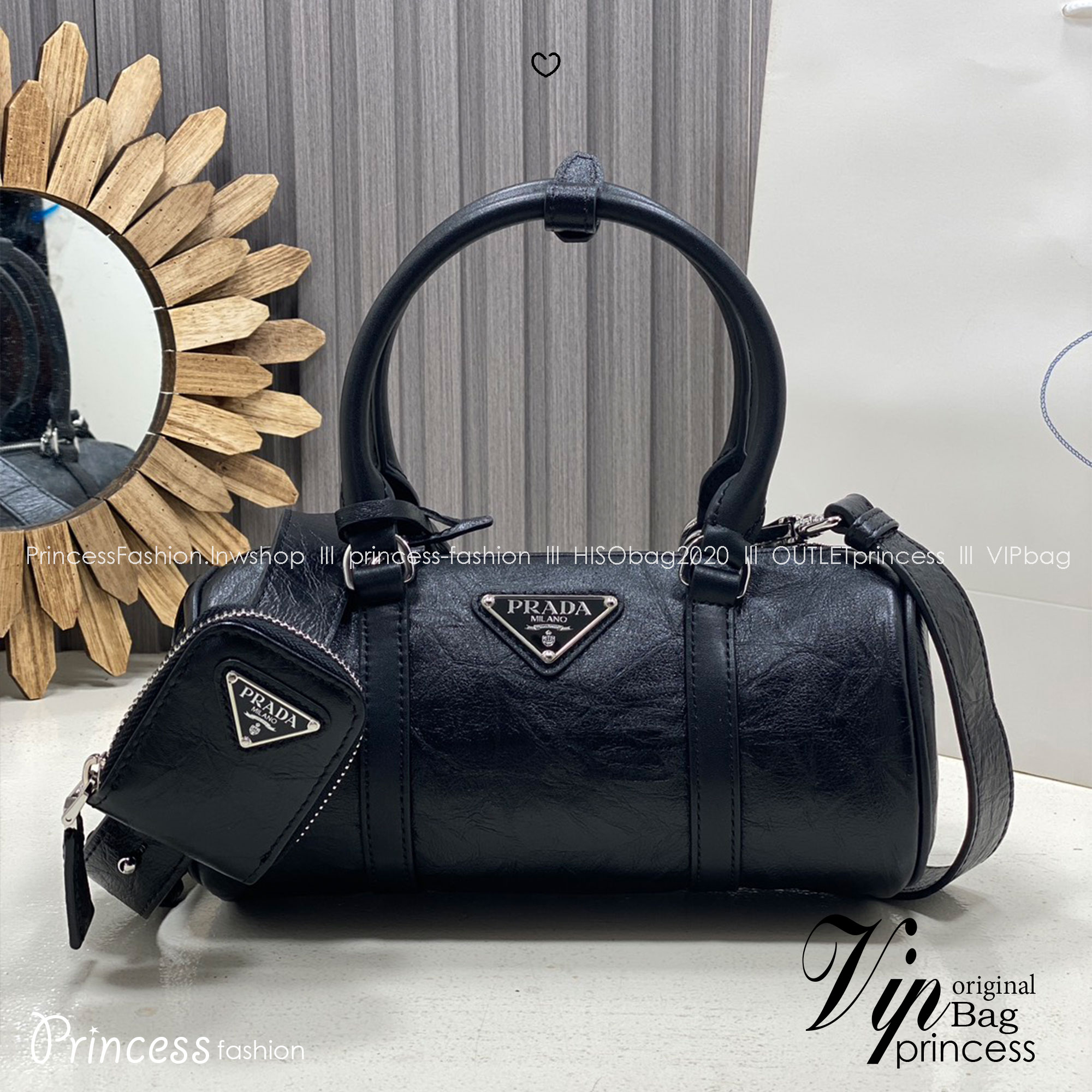 ORI หนังแท้ | Prada Antique leather tote bag Small Handbag in Crumpled กระเป๋าสะพายทรงหมอน ดีไซน์เอฟเฟกต์เท็กซ์เจอร์ที่มีเสน่ห์สไตล์วินเทจ พร้อมทริกห้อยเพิ่มสไตล์สัมผัสที่โดดเด่นและร่วมสมัยยิ่งขึ้น