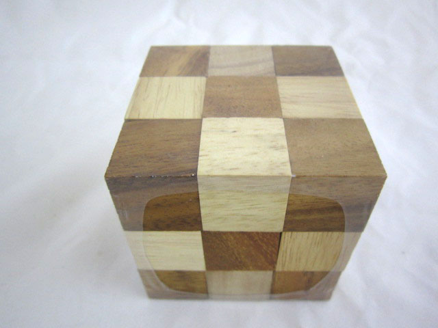 เกมลูกบาศก์งู( snake cube) ขนาดใหญ่