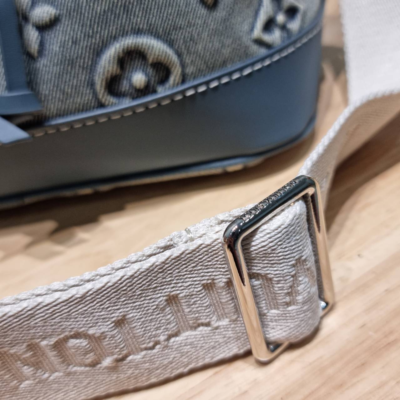 LV Neo washed denim monogram bag / LV Bucket Bag ใหม่ล่าสุด กระเป๋าทรงบัคเก็ตรุ่นฮิตที่มาในรูปแบบ washed denim สวยคลาสสิค คมชัด ดูแพง