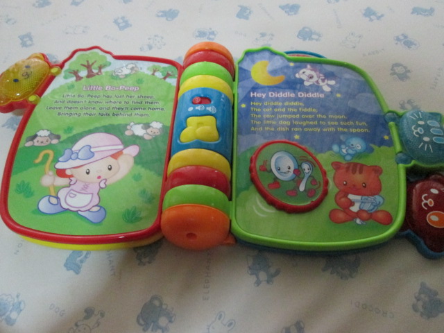 VTech - Rhyme and Discover Book ของเล่นมือสอง