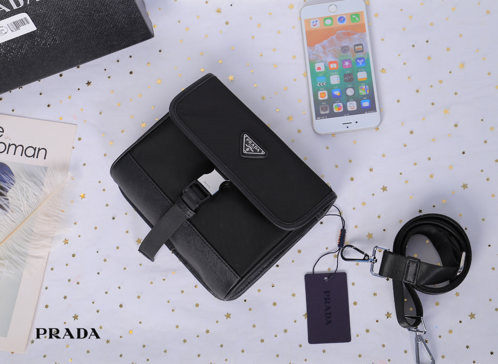 Prada NYLON & Saffiano crossbody bag กระเป๋าสะพายขนาดกำลังน่ารัก วัสดุ NYLON ผสม หนังลาย Saffiano ขนาดกำลังพอดี อยู่ทรง