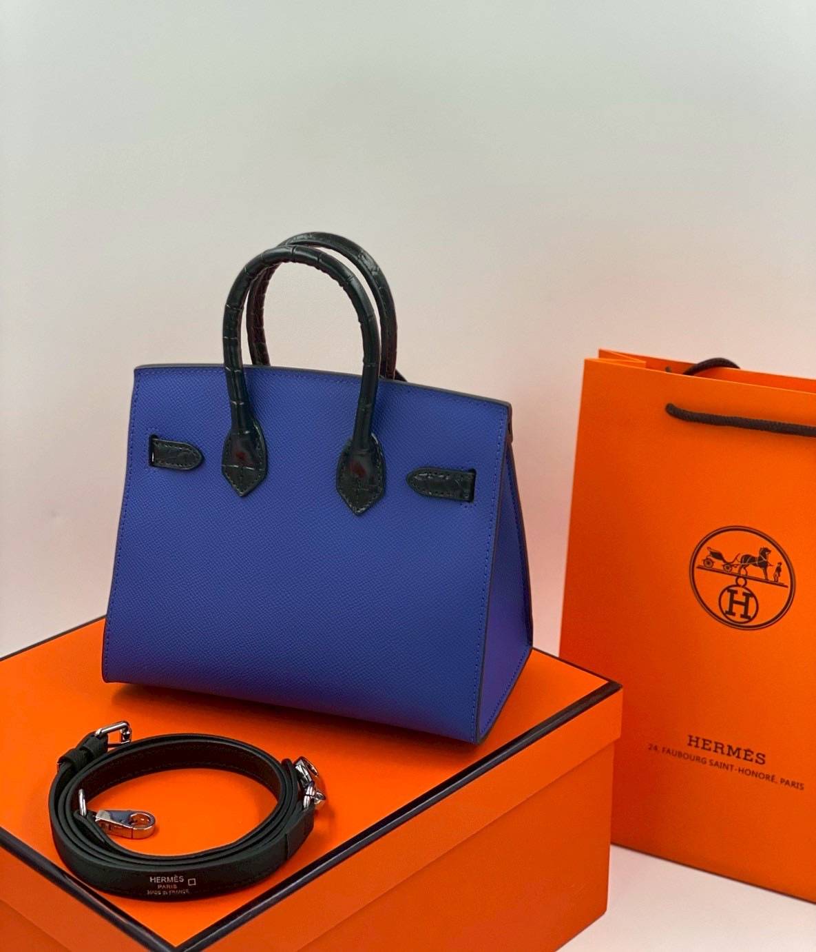 ORI หนังแท้ | Hermes Birkin Bag Faubourg 20cm รุ่นลิมิเต็ด กระเป๋าสะพายที่สุดแห่งหรูหราลัคชู นิยามของความสง่างามเหนือกาลเวลา แบรนด์เนมในฝัน งดงามดั่งเจ้าหญิง แบรนด์ที่บ่งบอกถึงฐานะและรสนิยมของคุณ