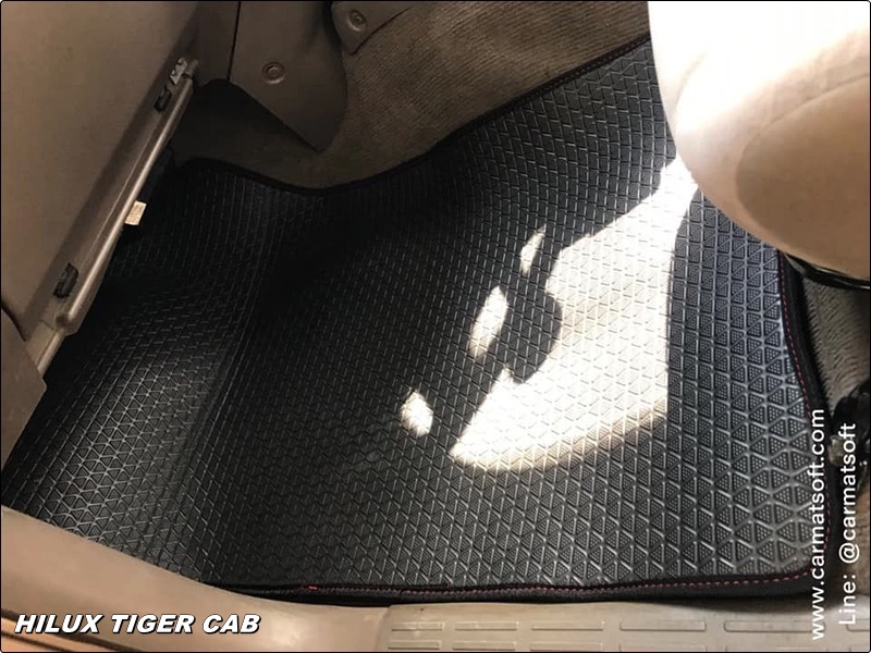 พรมปูพื้นรถยนต์TOYOTA TIGER CAB พรมลายไบเค่นสีดำด้ายแดง+แผ่นกันสึก (5ชิ้น)