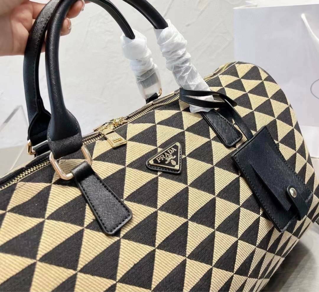 PRADA Large Boston jacquard Bag / Prada Symbole embroidered jacquard fabric travel bag 17" กระเป๋าทรงบอสตันใบใหญ่ ภาพถ่ายจากงานขายจริง ใช้งานต่างประเทศได้