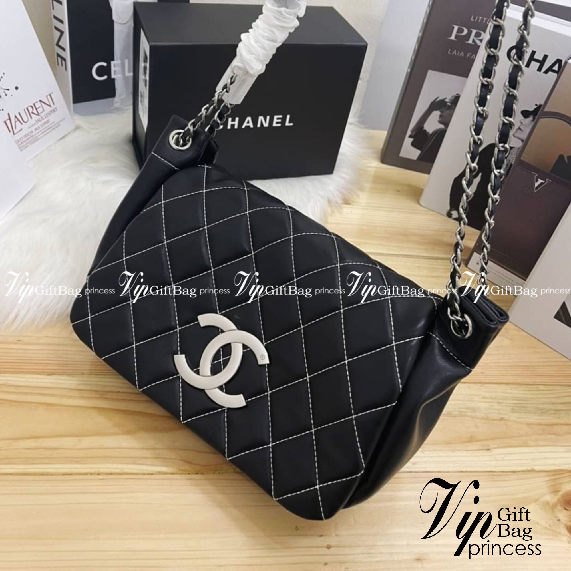 Chanel Leather Shoulder Stitch Bag / Chanel Wild Stitch Handbag กระเป๋าสะพายข้าง งานหนังเต็มใบ อะไหล่เงิน พร้อมส่งที่ไทย ภาพถ่ายจากงานขายจริง ใช้งานต่างประเทศได้