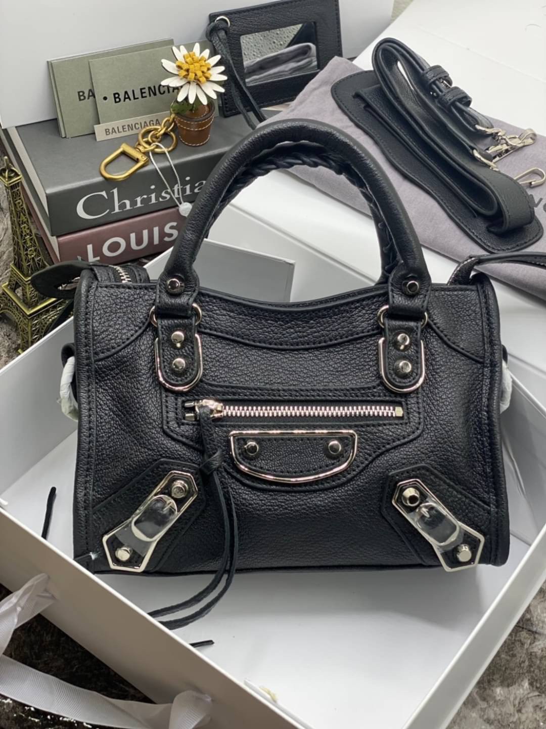 VIP 】หนังแท้ BALENCIAGA Classic City Mini Shoulder Bag พร้อมส่งที่ไทย