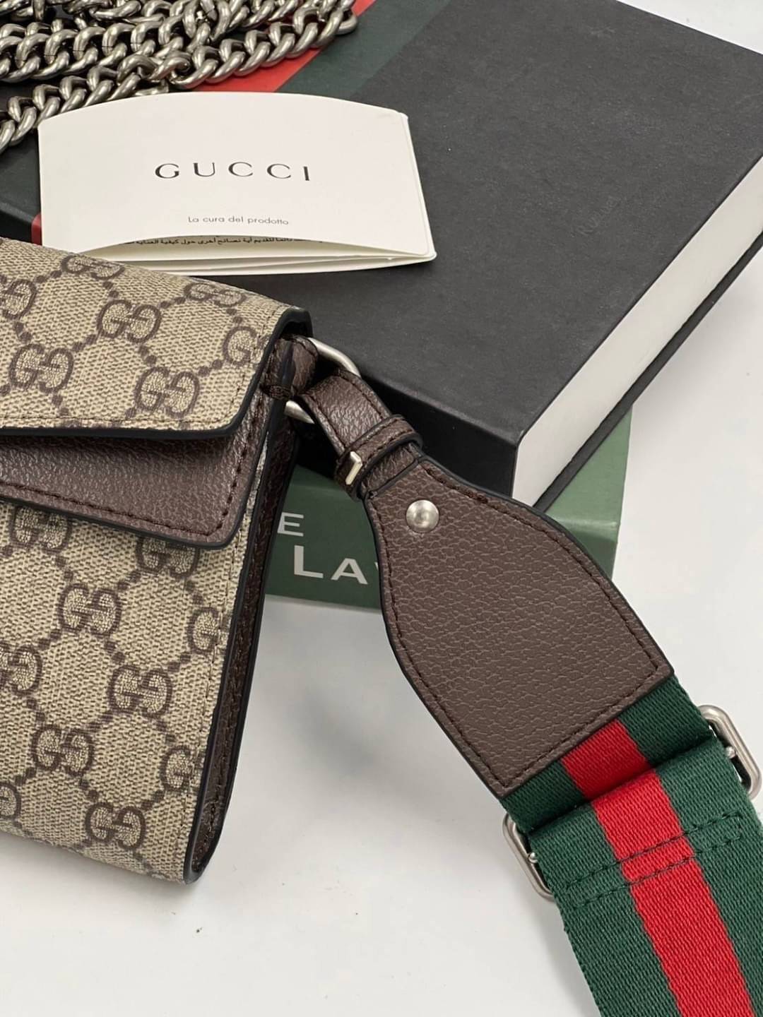 GUCCI Dionysus GG small shoulder bag ฮอตสุดไม่มีใครเกิน รุ่นใหม่ล่าสุดพร้อมสายสะพายสปอร์ต กับกระเป๋าสะพายรุ่นที่สาวๆต้องไม่พลาด!! ดึงดูดและสะกดสายตาด้วยอะไหล่ดีเทลหรู ทนทาน ดูแลรักษาง่าย ภายในสวยงาม และแบ่งสัดส่วนลงตัวมากๆ ใส่ของสำคัญได้สบาย พร้อมเสิร์ฟให