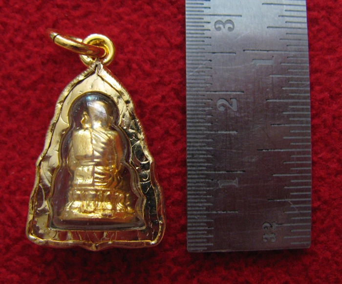 สินค้าหมดค่ะ จี้หลวงปู่ทวดเนื้อทองเลี่ยมทองไมครอนพร้อมใบคาถาค่ะ