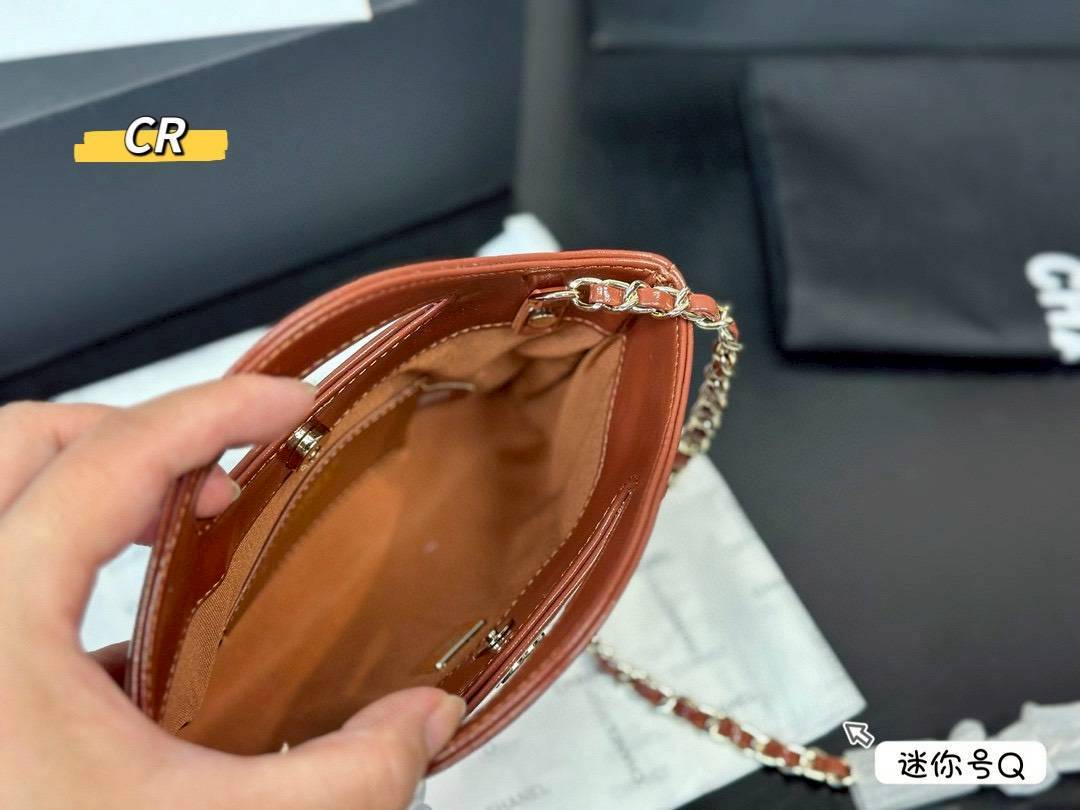 Chanel 31 Mini Shopping Bag กระเป๋าสะพายพร้อมหูจับในตัวทรงสวยมาก ขนาดกำลังดี ปุ๊กปิ๊กน่ารัก ใช้งานสะดวก