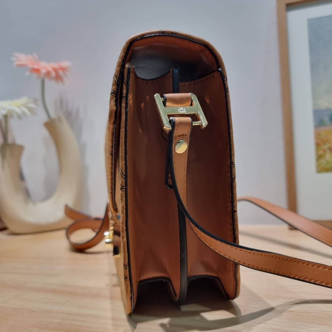 M.C.M PATRICIA SHOULDER BAG IN VISETOS กระเป๋าสะพายไหล่/ข้าง ดีไซน์ได้อย่างมีสไตล์ เกรดออริ สลับแท้ 1:1 ใช้งานต่างประเทศได้ ภาพถ่ายจากงานขายจริง