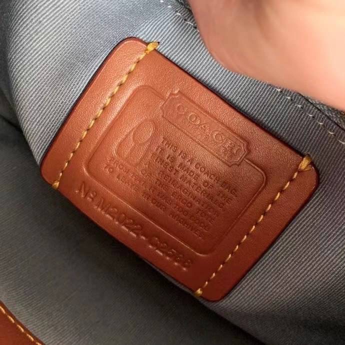 Coach ERGO SHOULDER BAG Glovetanned leather One credit card slot