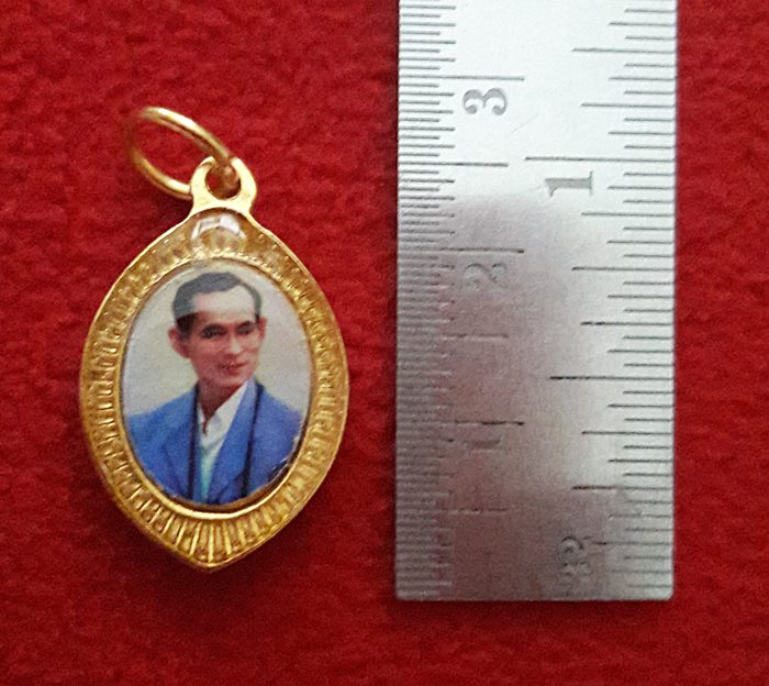 สินค้าหมดค่ะ ล็อกเก็ต2หน้าในหลวง พิมพ์เล็กเลี่ยมทองไมครอน แบบ10ค่ะ