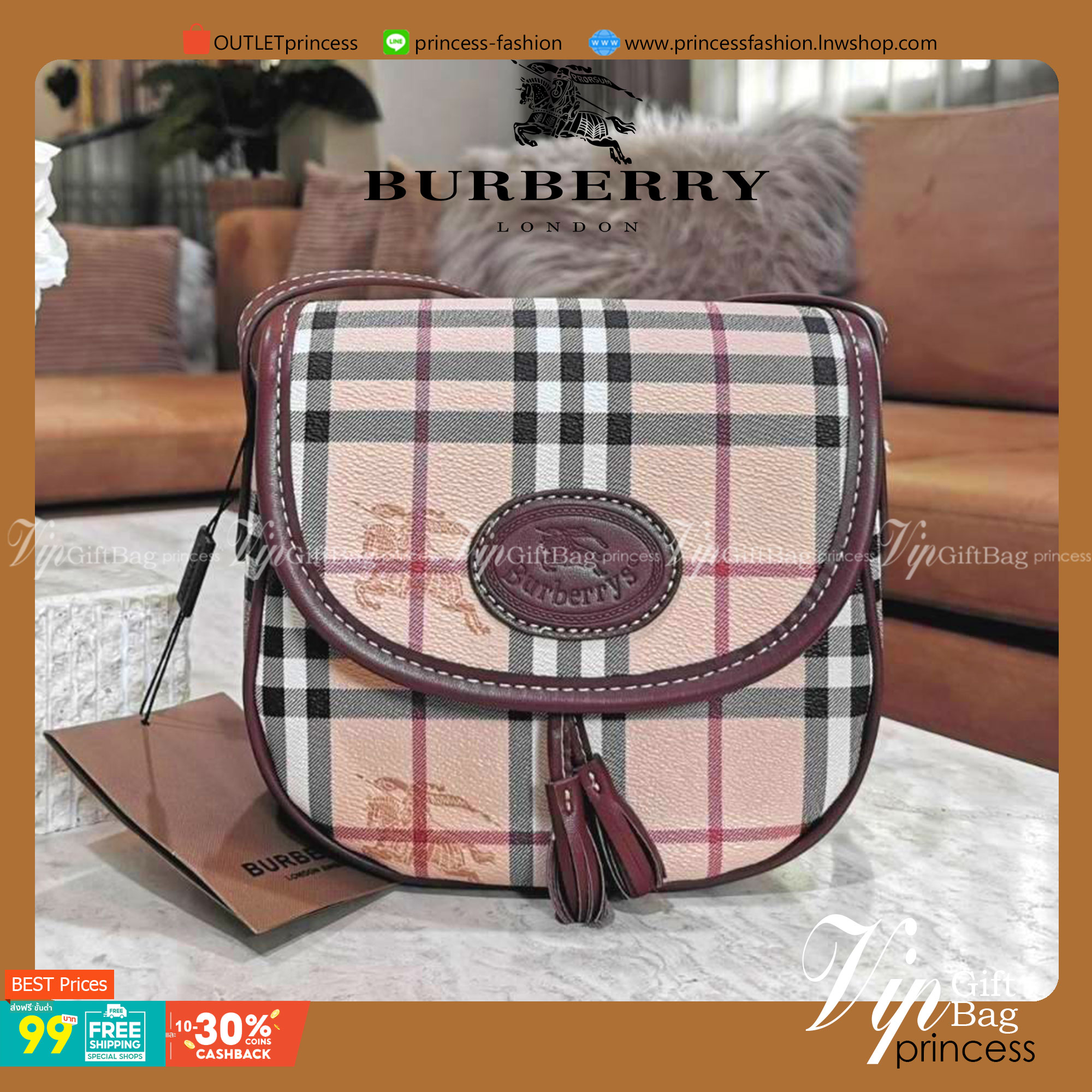 BURBERRY FRAGRANCES VINTAGE CROSSBODY BAG GiFT WITH PURCHASE (GWP) กระเป๋าสะพายพรีเมี่ยมกิ๊ฟ Limited Edition จากเคาน์เตอร์ BURBERRY FRAGRANCES วัสดุหนังแท้ขึ้นลาย Burberry Vintage Signature สวยหรูสุดคลาสสิค เปิดปิดฝาปิดกระดุมแม่เหล็ก ภายในมีโลโก้และช่องซิ