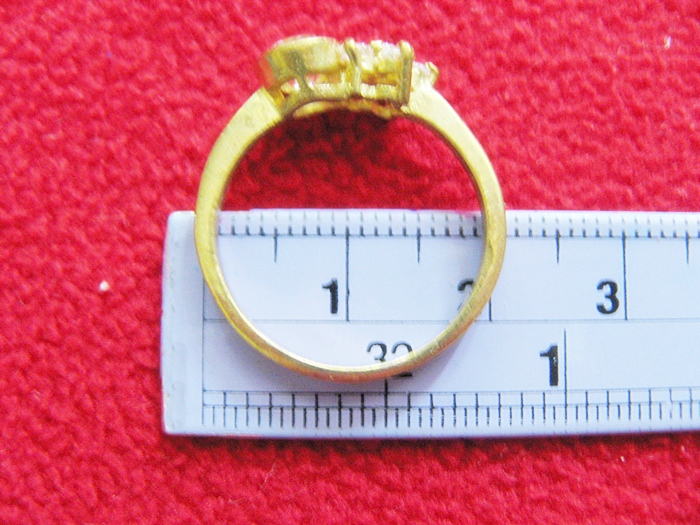 สินค้าหมดค่ะ แหวนเพชรทองเหลือง แบบ1(เพชรกลม1เม็ด-ดอกไม้)ค่ะ