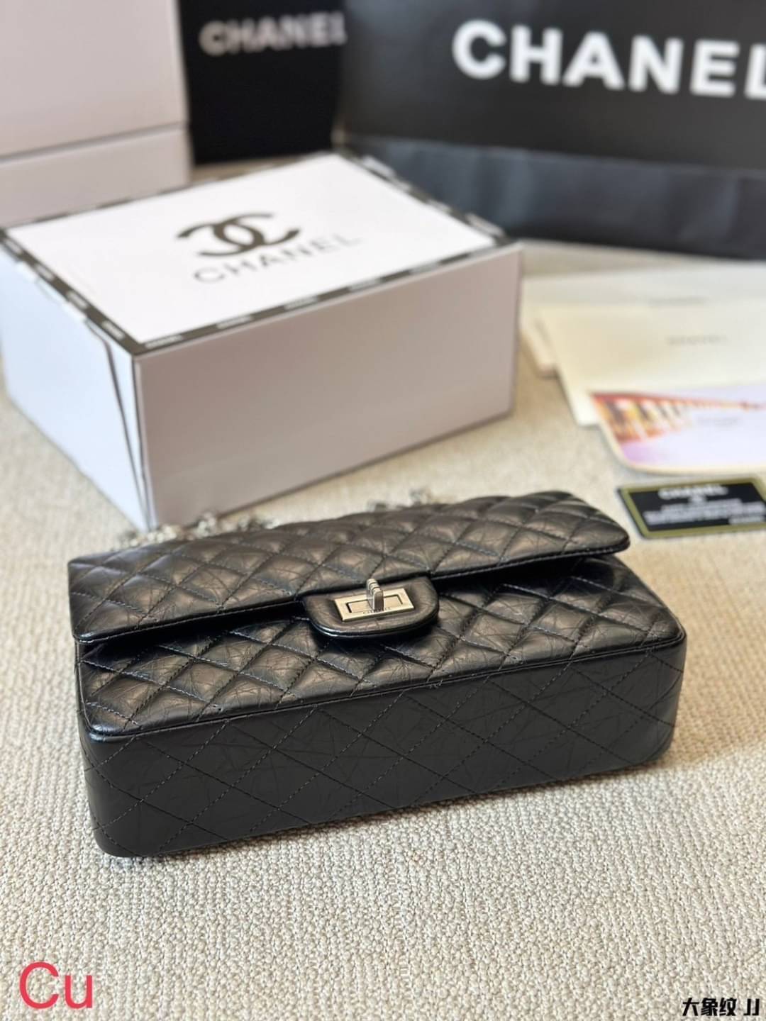 CHANEL Reissue Classic Bag 25cm Flap Bag Aged Leather กระเป๋าสะพายคลาสสิก ดีไซส์หนังย่นสุดหรูชวนให้สะสมกันอีกแล้วหนึ่ง สุดยอดเดอะเบสท์ไอเท็ม พร้อมเสิร์ฟครบชุด