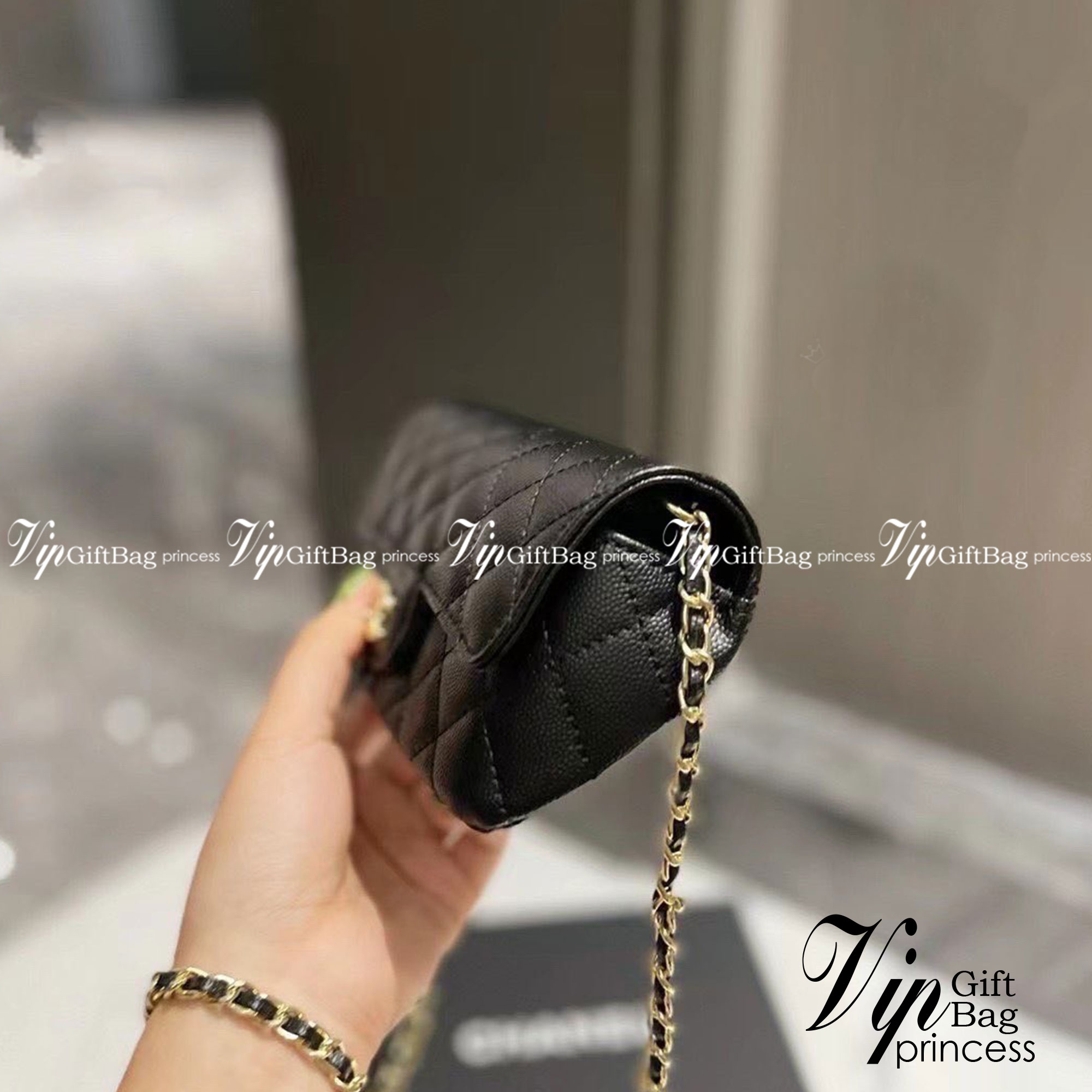 vipCHANEL Glasses Case with Classic Chain กระเป๋าสะพายไซส์มินิสุดคลาสสิค หนังคาเวียร์ เงาสวย มาพร้อมสายโซ่อะไหล่ทอง