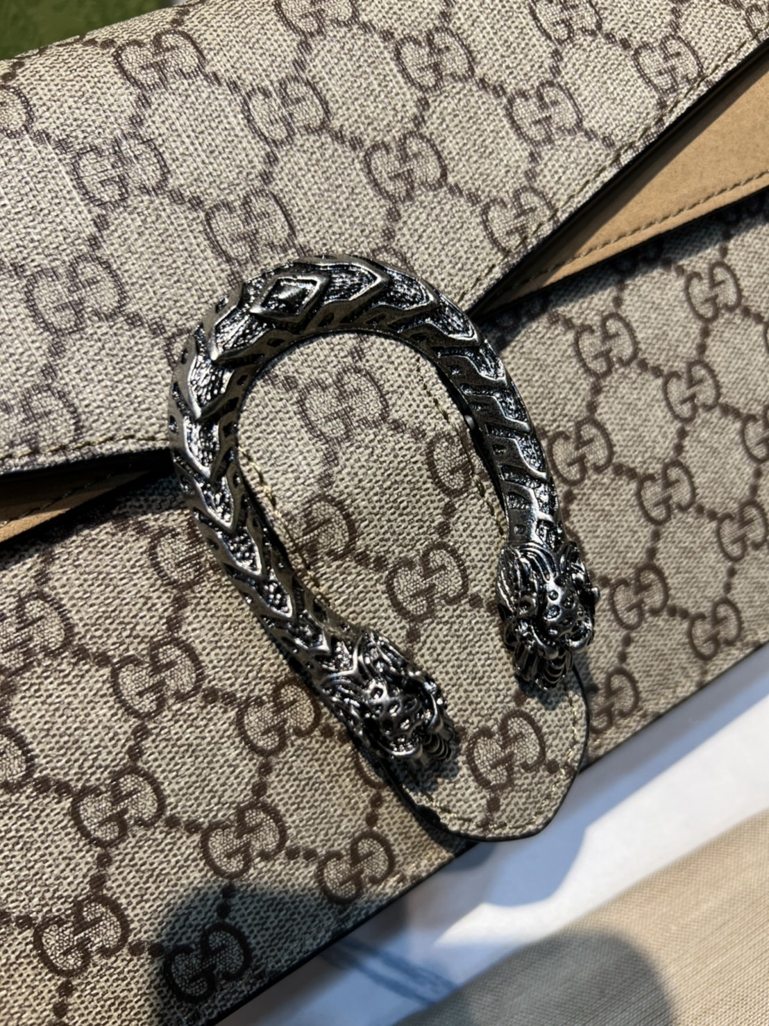 28CM / 11" หนังแท้ GUCCI Dionysus small GG shoulder bag ฮอตไอเท็ม รุ่นนี้ขายดีขายหมด สวยหรู คุณหนู ผู้ดีมาก!! นานๆ มาจะมาน้าา รุ่นหายากค่ะ กระเป๋าสะพายข้าง ดีไซน์อยู่ทรง ขนาดกำลังสะดวกใช้สำหรับสาว วัสดุหนังแท้เต็มใบ ภายในแบ่งสัดส่วนได้เป็นอย่างดี งาน