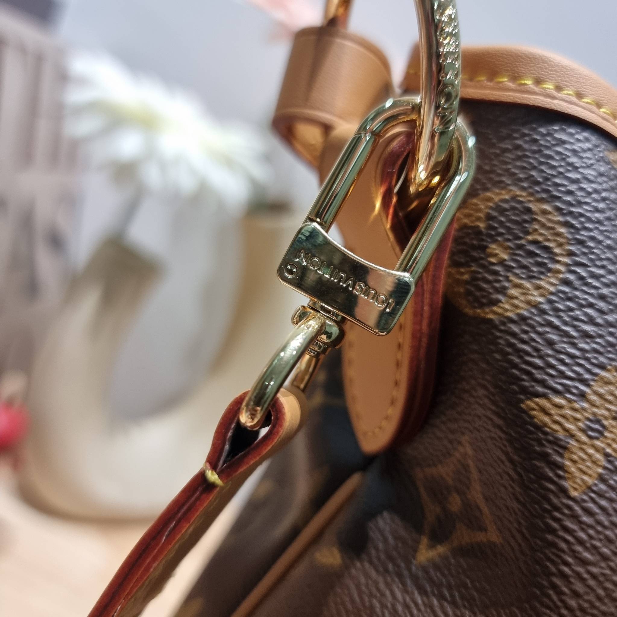 LV delightful bag / LV CARRYALL Monogram Canvas / LV Shopping Bag กระเป๋าทรงโท้ทใบใหญ่ ขนาดจุได้แบบล้นๆ รอบนี้จัดใบลูกมาให้อีก พิเศษที่สุด!! สมใจใครที่มองหากระเป๋าใบโปรด มีตะขอเกี่ยวที่ปากกระเป๋า และยังมาพร้อมสายสะพาย 2 แบบ