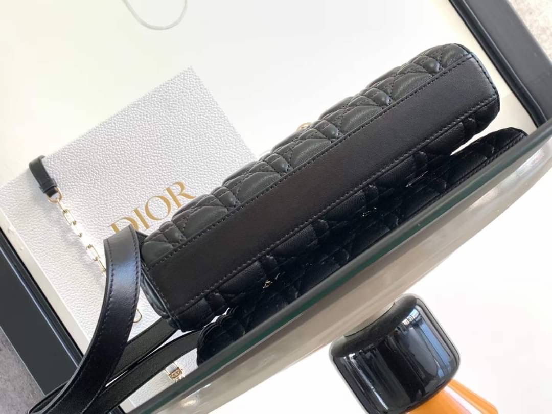 DIOR Medium Lady D-Joy Bag / LADYDIOR กระเป๋าสะพายสง่างามเหนือกาลเวลา เกรดท็อปออริ สลับแท้ 1:1