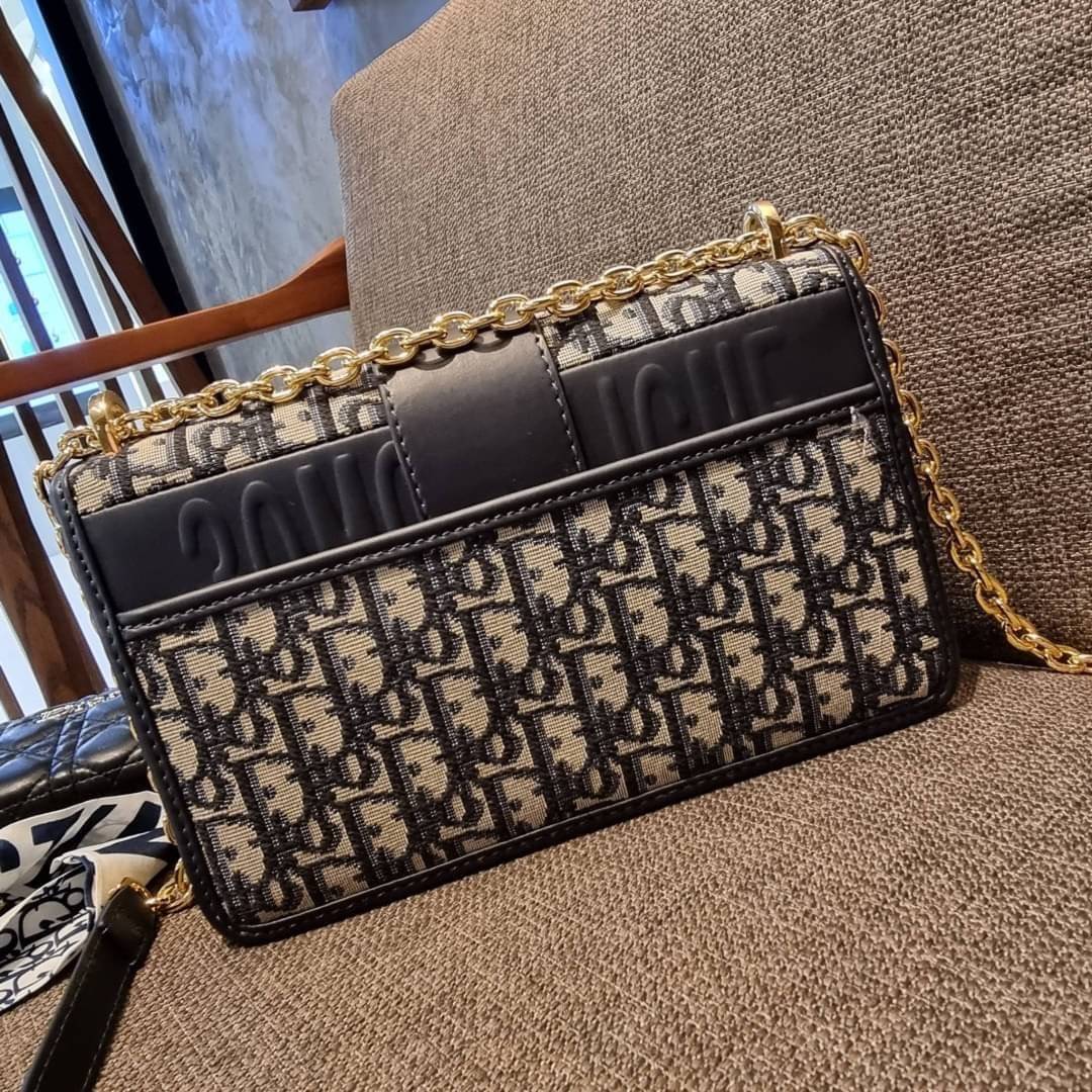 DIOR SET BAG / DIOR 30 Montaigne Bag / CD LIMITED EDITION GIFT BOX WITH GOLD STAR BOUTIQUE SET พร้อมเสิร์ฟครบชุด แรร์ไอเท็ม ที่ถูกรวมไว้ในหนึ่งเดียว กับ gift box limited จัดให้ทั้งกระเป๋าสะพายสุดหรู กระเป๋าสตางค์ใบสั้นรุ่นคลาสสิค ribbon เข้าเซ็ท และ gold 