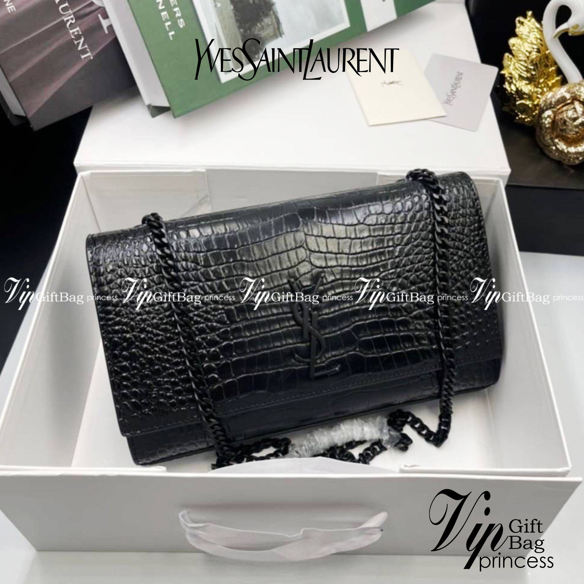 หนังแท้ YSL SAINT LAURENT Kate Medium leather shoulder bag กระเป๋าสะพายแบรนด์หรู เปิดหน้าอะไหล่ทอง,เงิน,ดำ (หนังลวดลายคล้ายคาเวียร์และหนังลาย Croc leather ) งานสวยดูดีมีระดับ ปั้มทุกจุด สวยเป๊ะมากก ขนาดกระทัดรัดกำลังดี มาพร้อมาสะพายโซ่ยาว (ปรับ/ถอด ไม่ได้