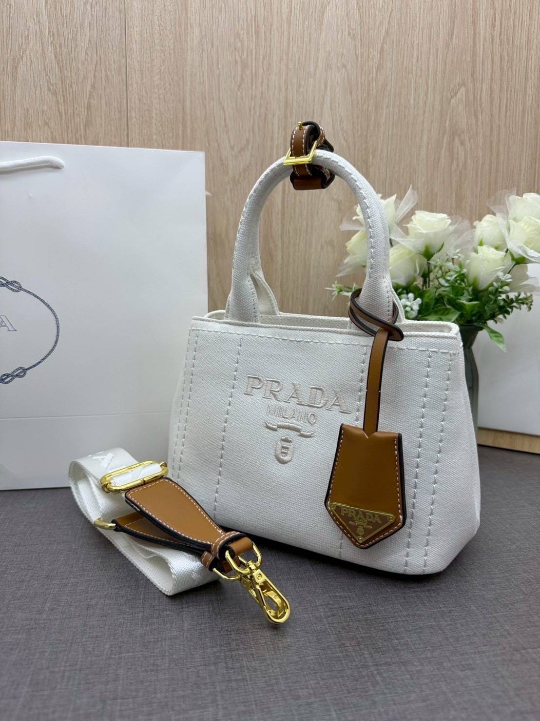 ORI หนังแท้ | Prada Jardinière linen blend mini-bag / Prada Tote Bag กระเป๋าทรงโท้ทใบเล็กน่ารัก ผ้าลินินผสม มาพร้อมดีไซน์ทันสมัย